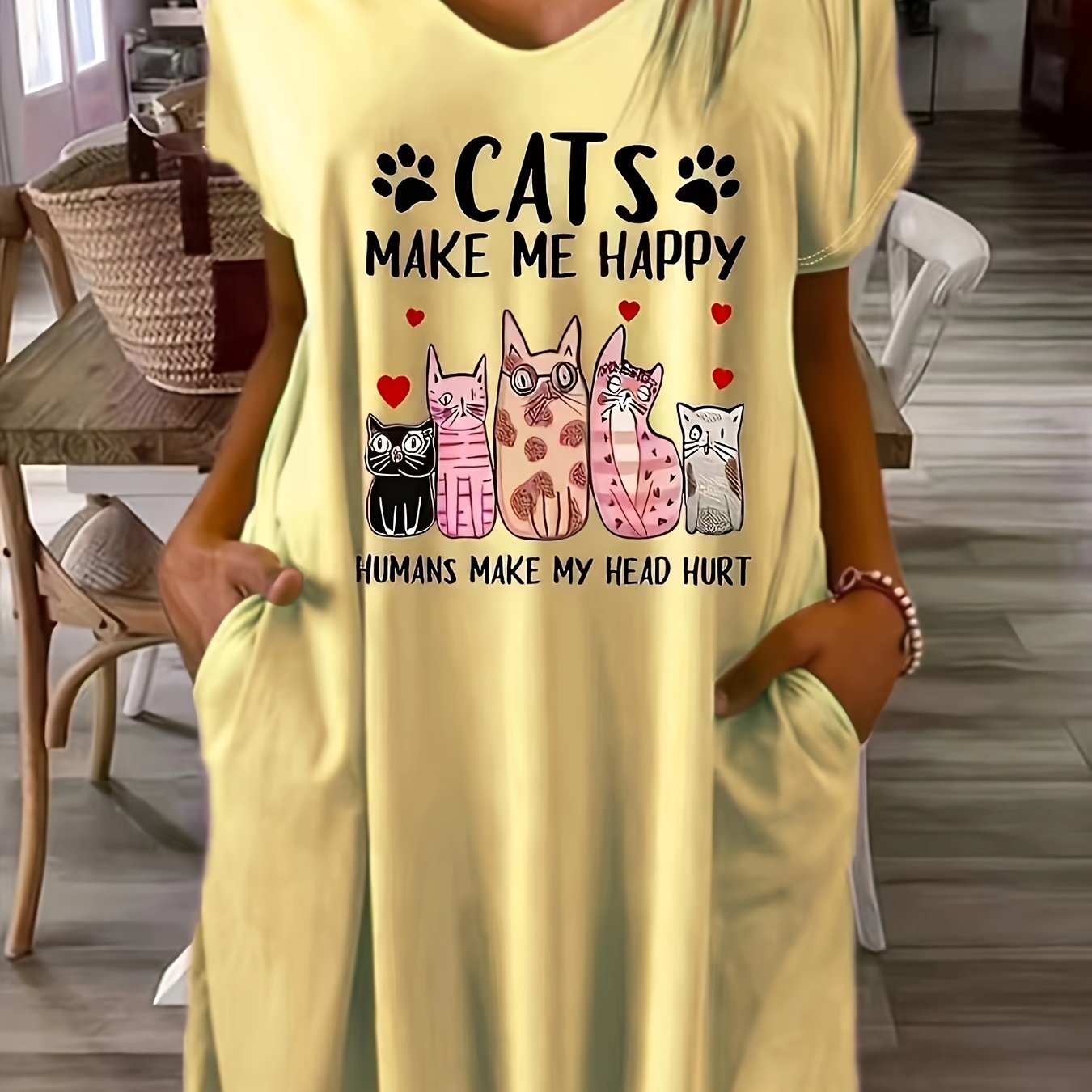 Plus Size CATS Print V Neck Tee Dress, Casual Pocket Short Sleeve Loose Dress For Spring & Summer, Women's Plus Size Clothing