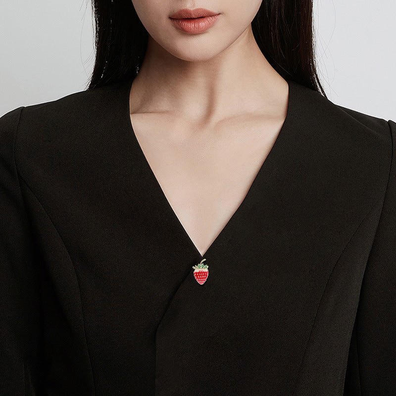 2025 Mini cute Japanese small strawberry brooch women's anti-light neckline corsage trendy personalized fashion badge accessories