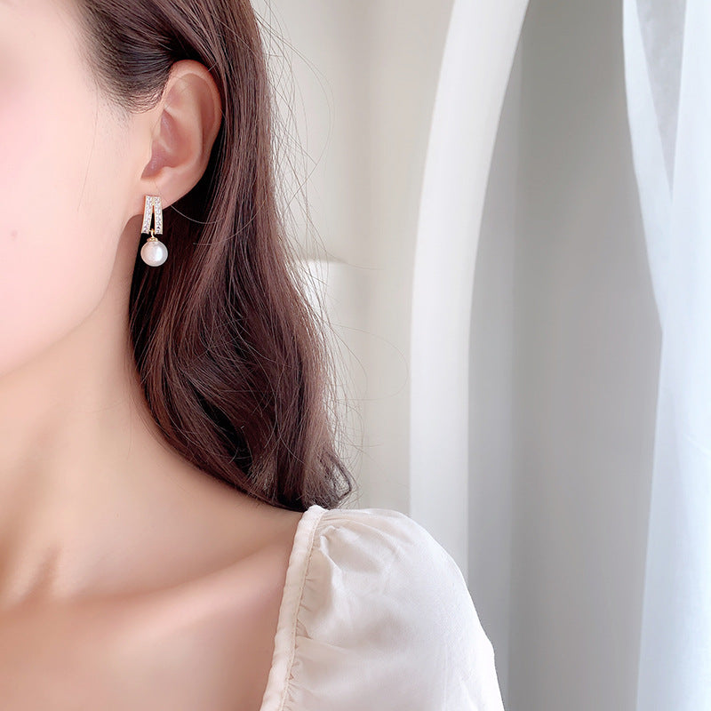 2025 Korean temperament simple zircon stud earrings women's S925 silver needle creative jewelry wholesale geometric pearl earrings