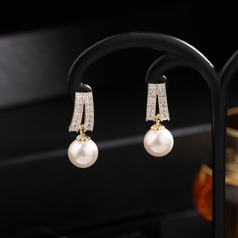 2025 Korean temperament simple zircon stud earrings women's S925 silver needle creative jewelry wholesale geometric pearl earrings