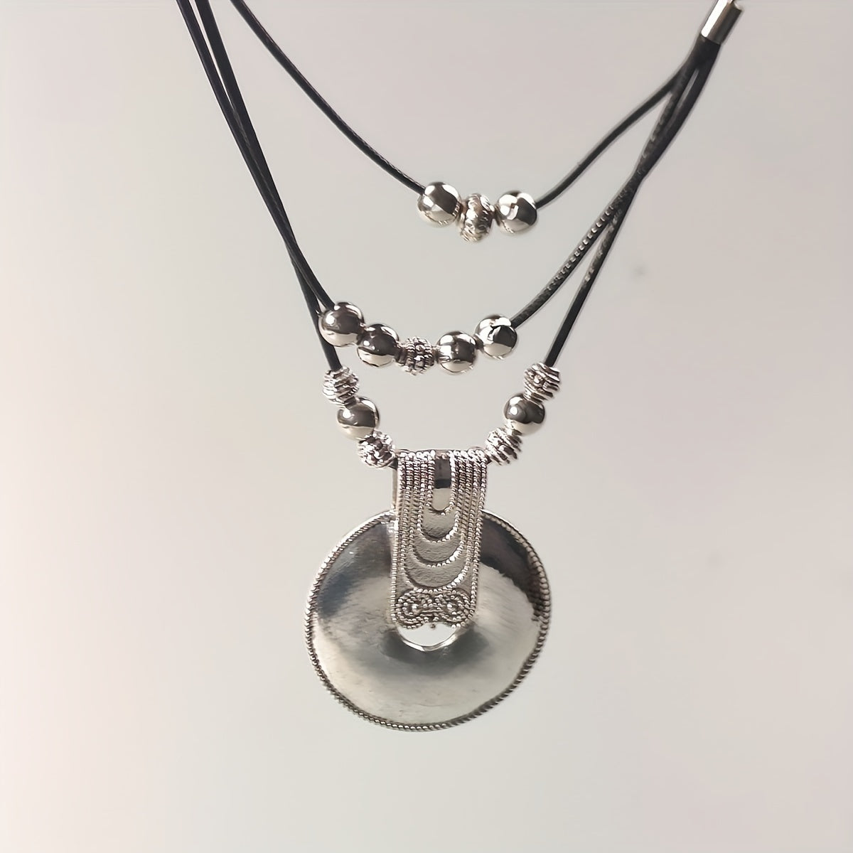 Bohemian Beach Style Round Alloy Pendant Necklace Vintage Ladies Necklace Party Jewelry Gift