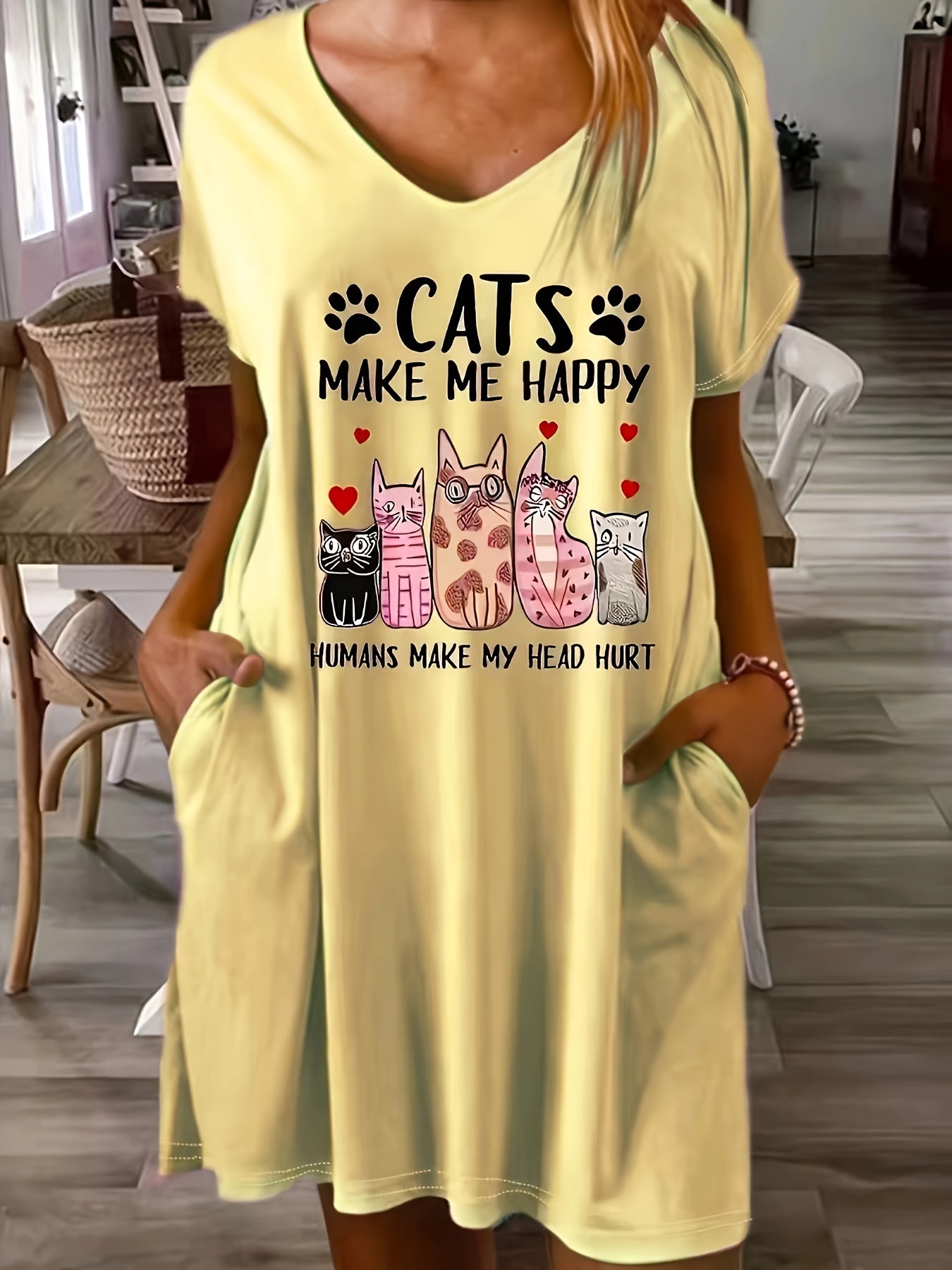 Plus Size CATS Print V Neck Tee Dress, Casual Pocket Short Sleeve Loose Dress For Spring & Summer, Women's Plus Size Clothing