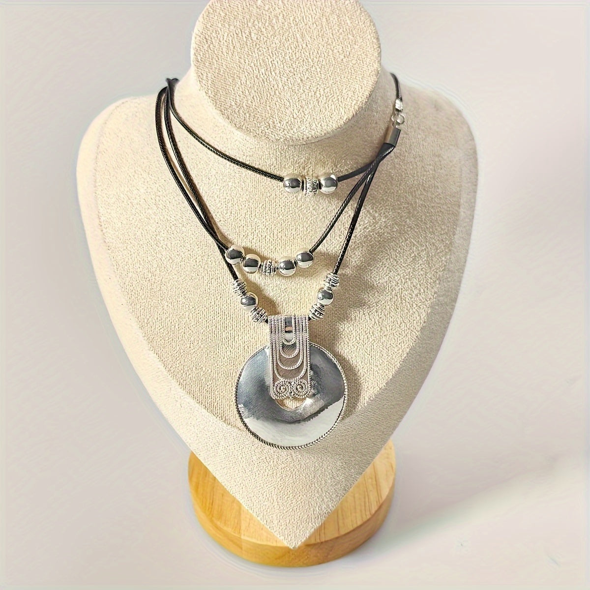 Bohemian Beach Style Round Alloy Pendant Necklace Vintage Ladies Necklace Party Jewelry Gift