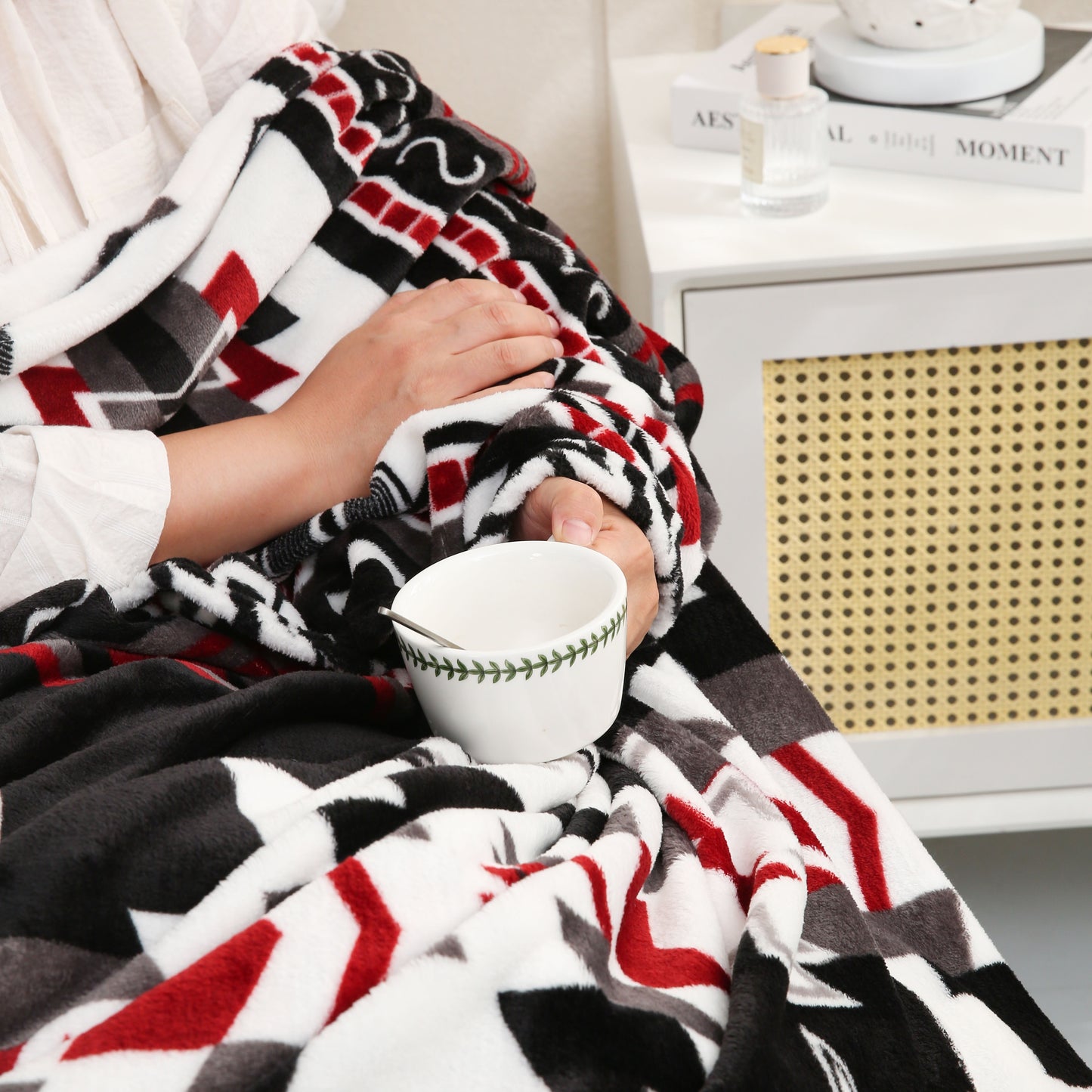 1pc Boho Pattern Blanket, 200GSM Bohemian Ethnic Style Flannel Blanket For All Season, Soft Warm Throw Blanket Nap Blanket For Couch Sofa Office Bed Office Camping Travelling Home Decor