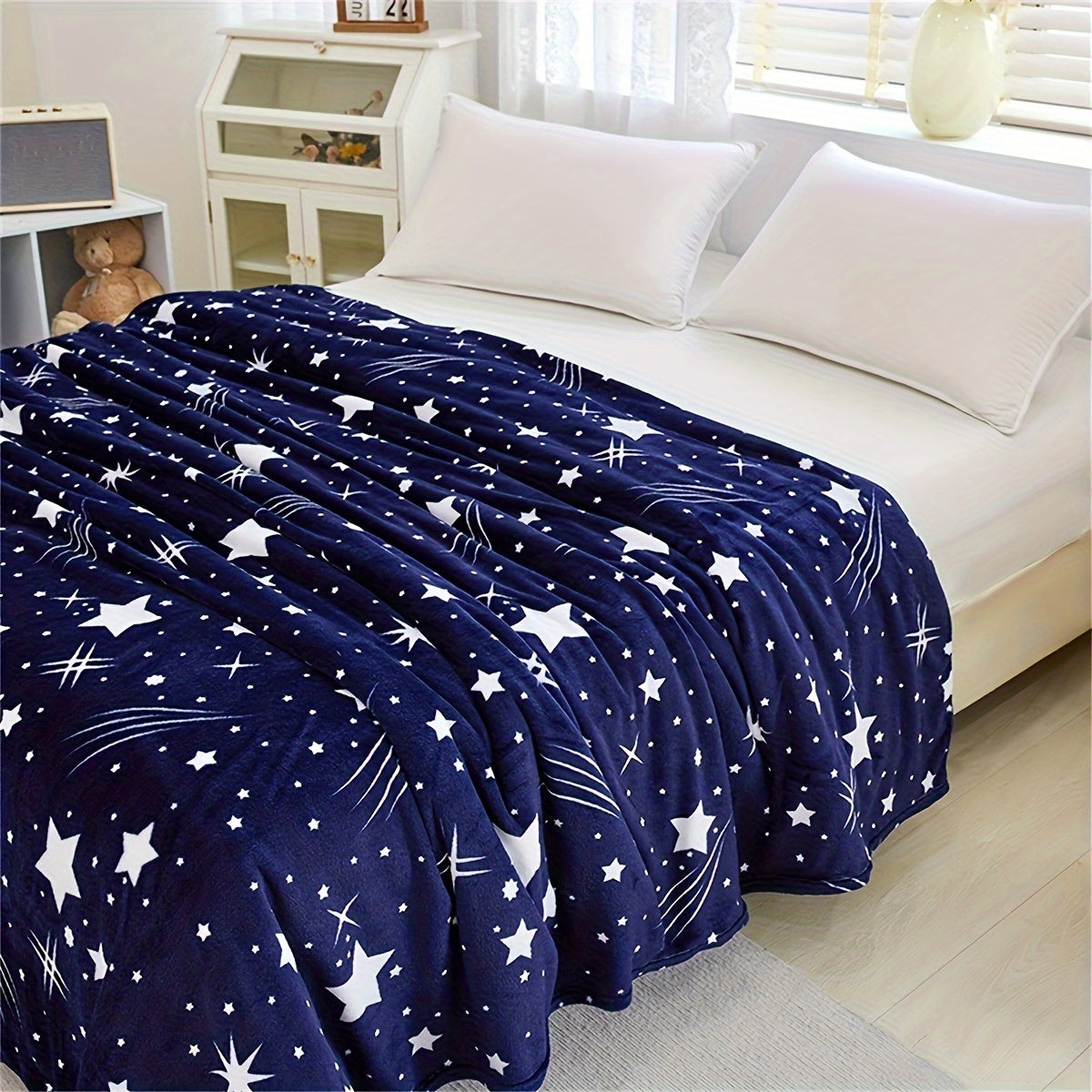 1pc Cozy Meteor Pattern Fleece Throw Blanket - Soft, Warm, Versatile, and Lightweight for Sofa, Couch, Office Bed, Camping, Travel - Perfect Gift for Any Occasion