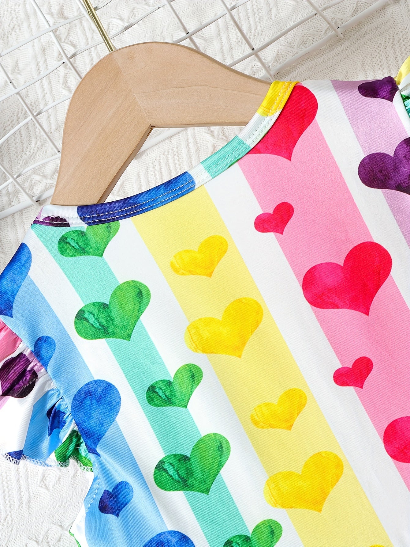 Girls Vibrant Hearts Print Round Neck Flying Sleeve Midi Dress - Adorable & Flowy for Summer Romance & Valentines Day