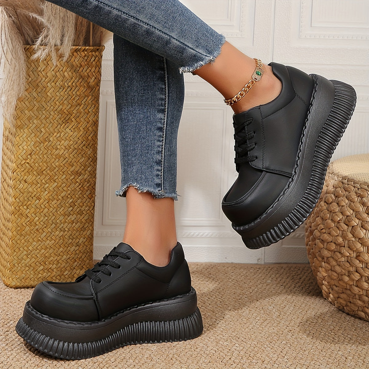 Effortlessly Chic Women's Platform Oxfords: All-Season Comfort, Versatile Solid-Color Lace-Ups for Every Occasion