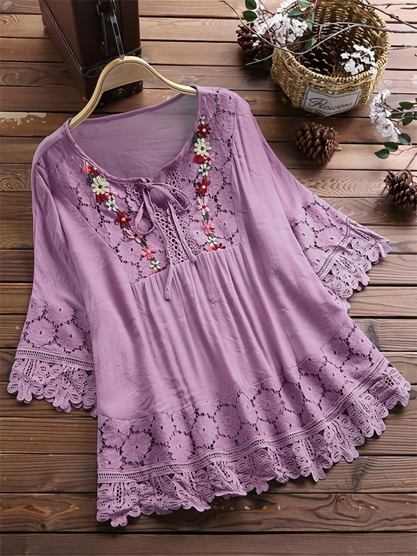 ZllKl Plus Size Elegant Blouse, Women's Plus Floral Appliques Contrast Guipure Lace Short Sleeve Tie Neck Top