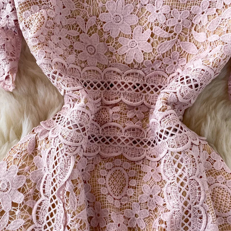 Summer new gentle style round-neck dress with water-soluble hollowed-out lace waist shows thin dress elegant temperament big swing skirt