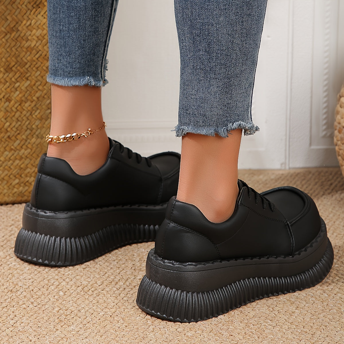 Effortlessly Chic Women's Platform Oxfords: All-Season Comfort, Versatile Solid-Color Lace-Ups for Every Occasion