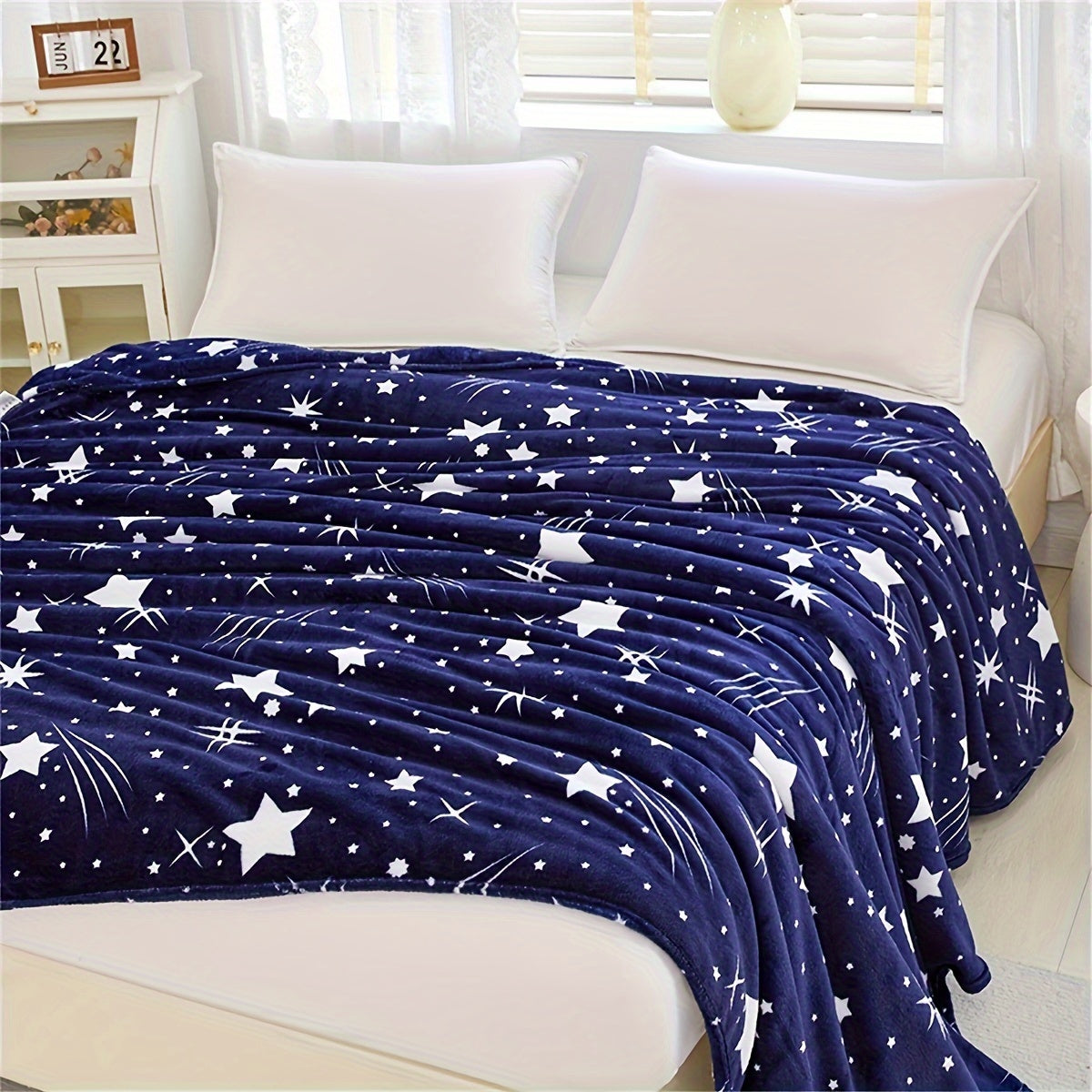 1pc Cozy Meteor Pattern Fleece Throw Blanket - Soft, Warm, Versatile, and Lightweight for Sofa, Couch, Office Bed, Camping, Travel - Perfect Gift for Any Occasion