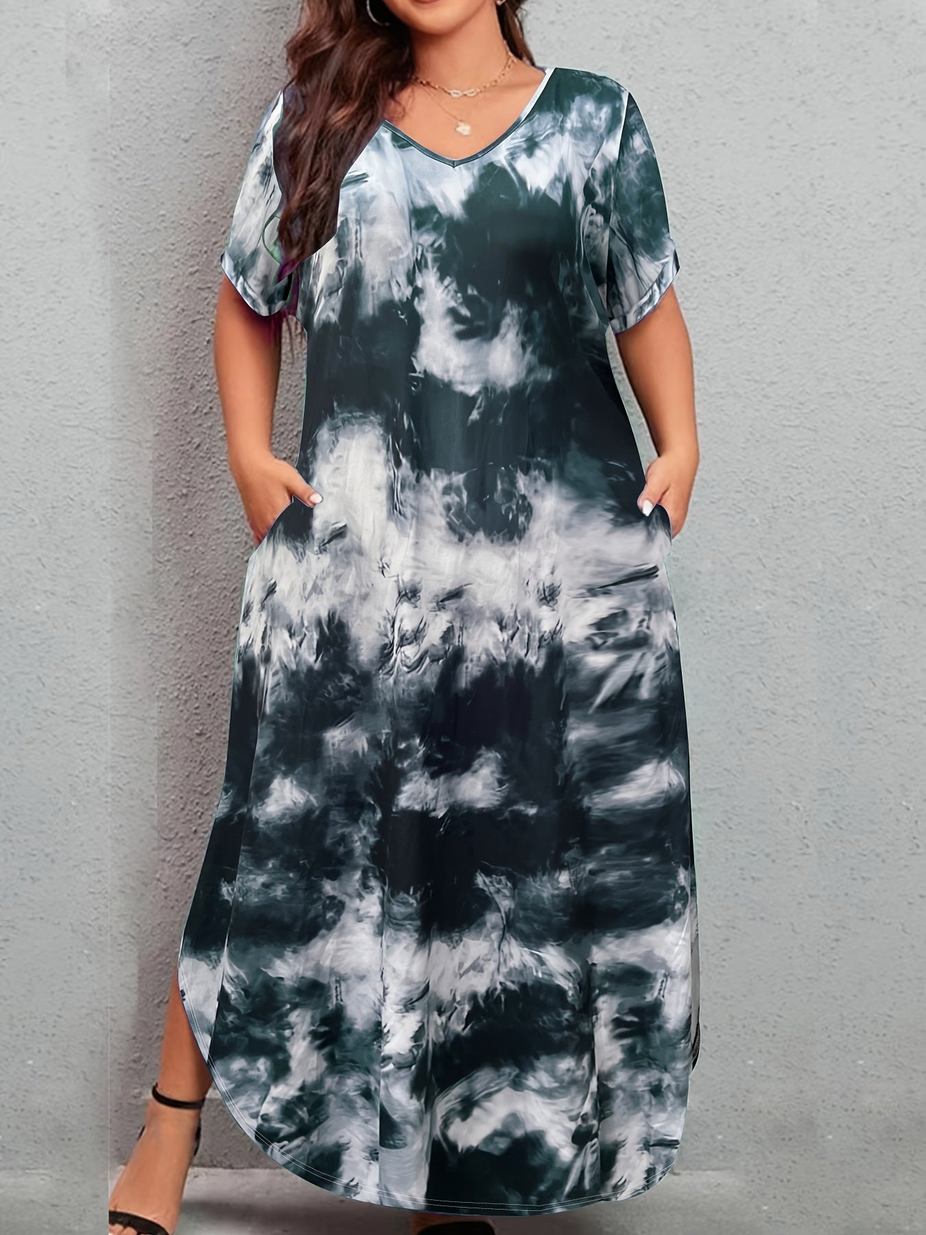 Plus Size V-Neck Tie Dye Print Curved Hem Long Length Dress - Soft Medium Stretch Polyester, Loose Fit, Short Sleeve, Pocket, Pullover, Random Printing - Perfect for Weekend Casual Spring, Summer, and Fall Occasions