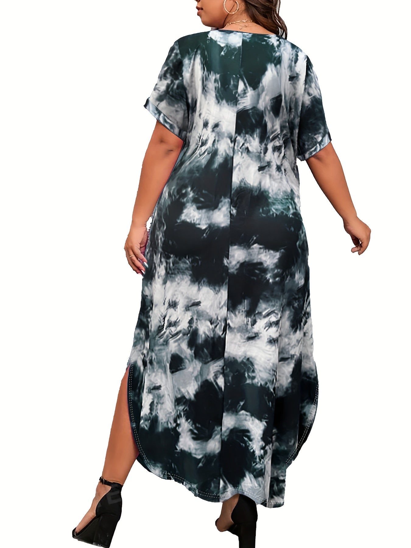 Plus Size V-Neck Tie Dye Print Curved Hem Long Length Dress - Soft Medium Stretch Polyester, Loose Fit, Short Sleeve, Pocket, Pullover, Random Printing - Perfect for Weekend Casual Spring, Summer, and Fall Occasions