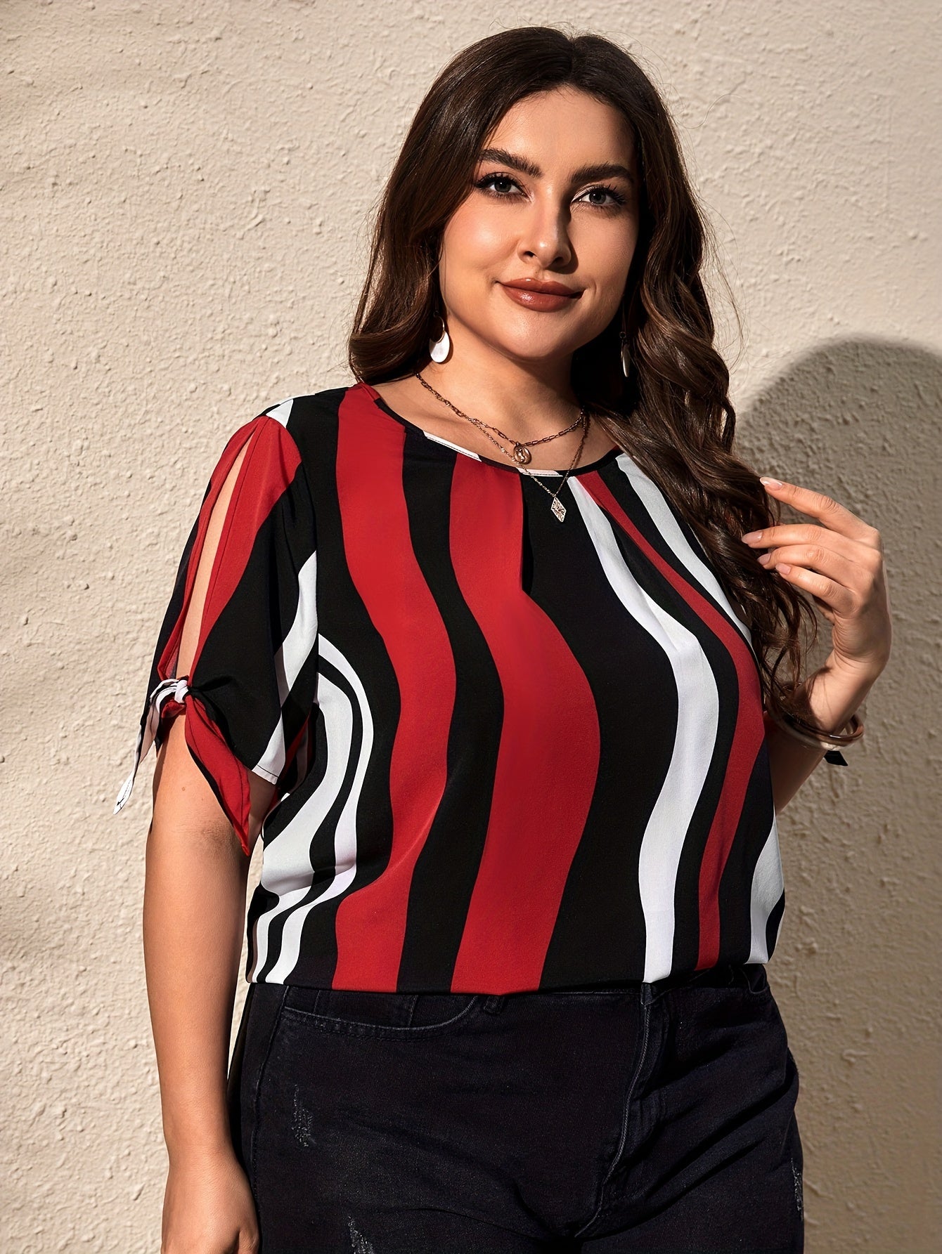 Plus Size Womens Geometric Patterned Crew Neck Short Sleeve Tunic Blouse - Comfortable Non-Stretch Polyester Material, Casual Summer Wear, Pullover Design, Random Printing, Woven Fabric - Perfect for Hot Weather and Outdoor Activities