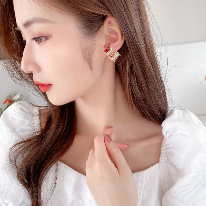 2025 Light luxury design sense, many earrings, super flash zircon inlaid earrings, three-dimensional square geometric front and rear two earrings.