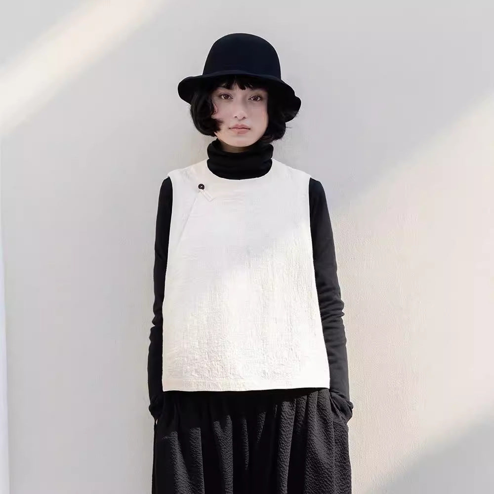 2025 New Chinese vest, high-end sense, white autumn literary buckle vest, simple and versatile sleeveless vest B0945