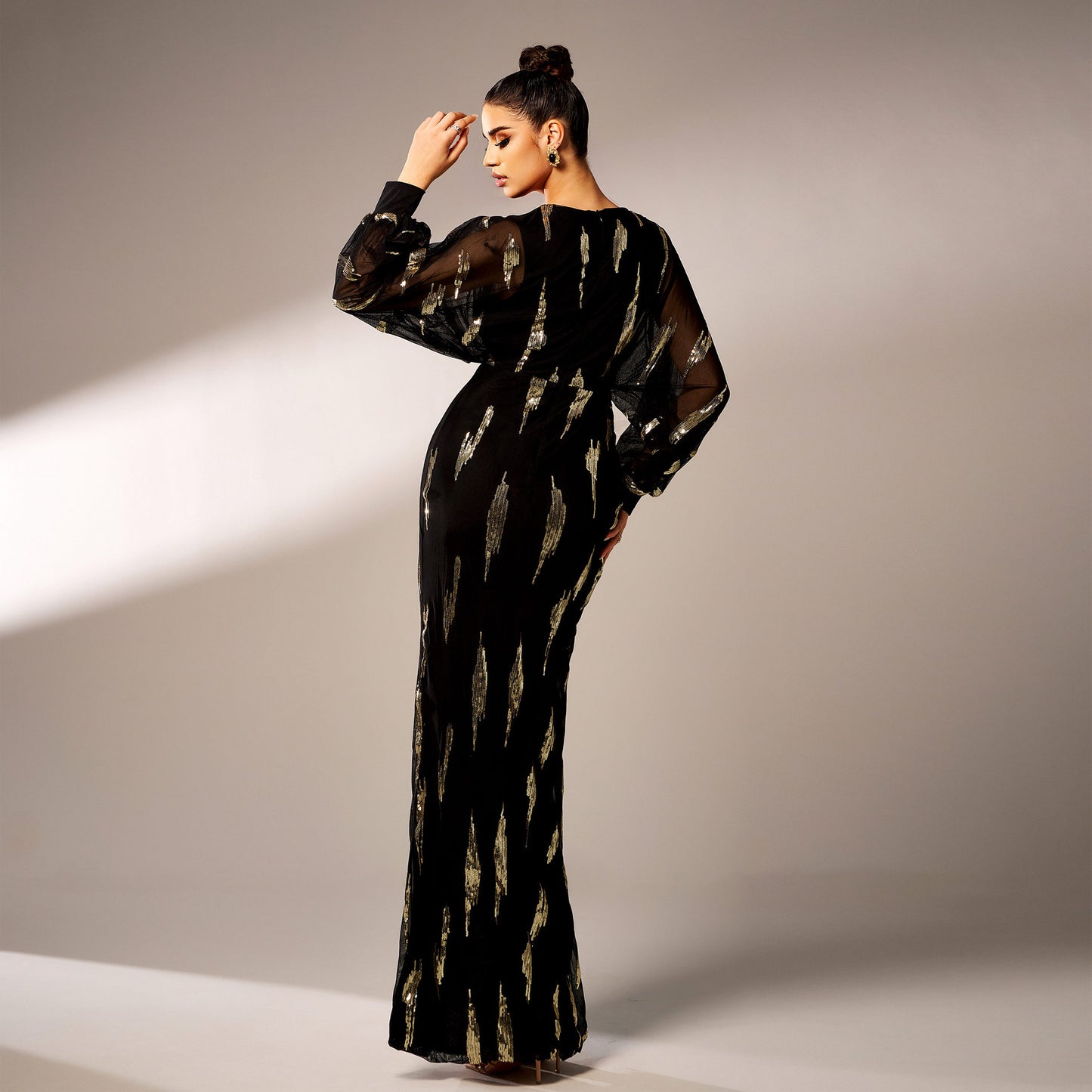 r 2025 high-end long-sleeved temperament V-neck sexy long sequined banquet evening dress bridesmaid dress women