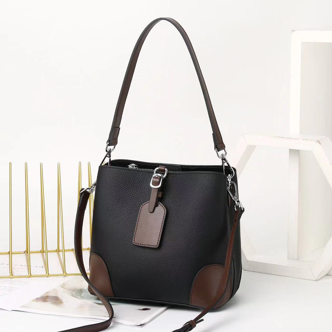 Contrasting color bucket bag new commuter leather women's bag fashion high sense versatile shoulder messenger bag bag bag 9816