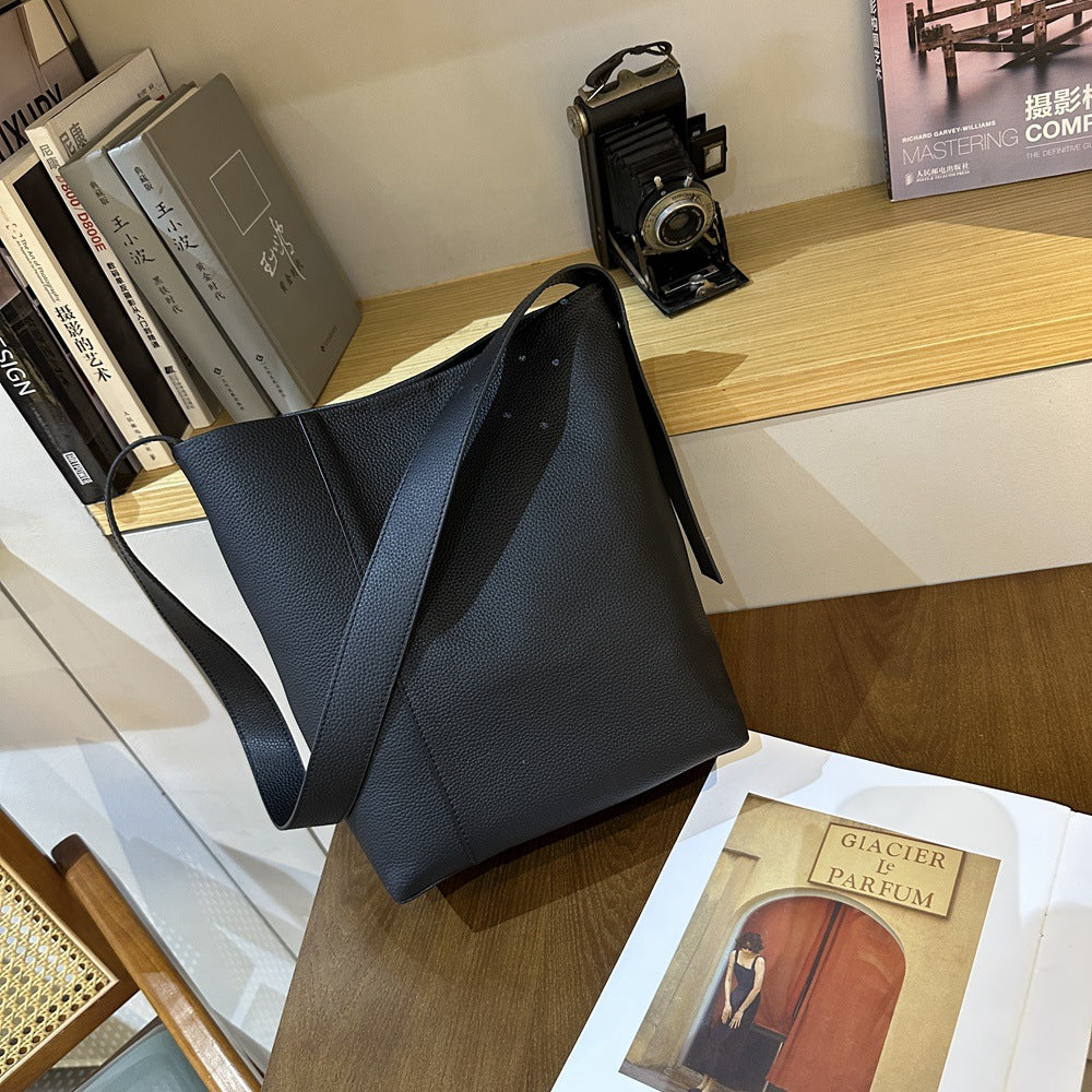 Large-capacity women's bags, first-layer cowhide new bucket bags, mother and child bags, live broadcast New genuine leather shoulder messenger bags 9831