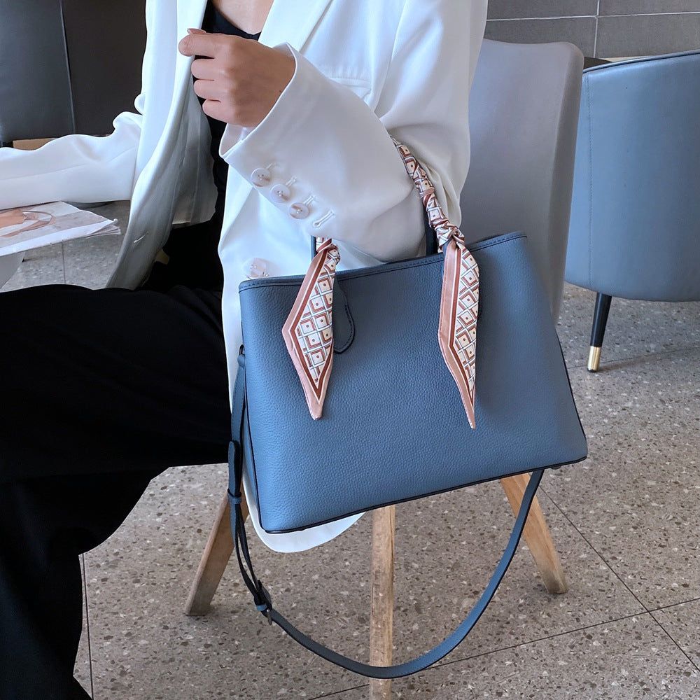 live broadcast of the new first-layer cowhide Princess Diana bag, fashionable versatile portable messenger bag, trendy leather women's bag 5565