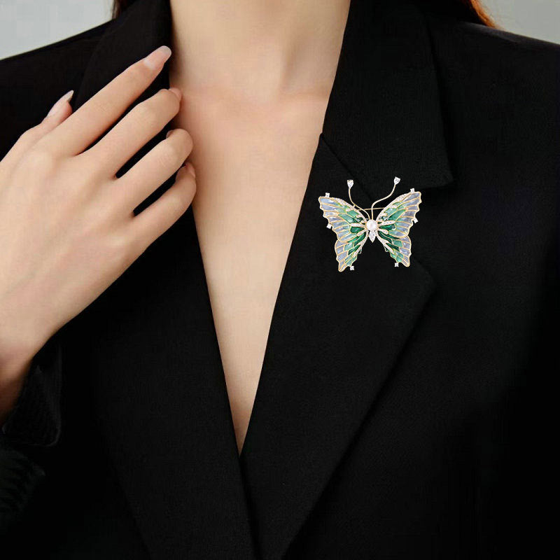 2025 High-end temperament cardigan buckle coat accessories suit pin female Chinese style collar buckle corsage dripping butterfly brooch female