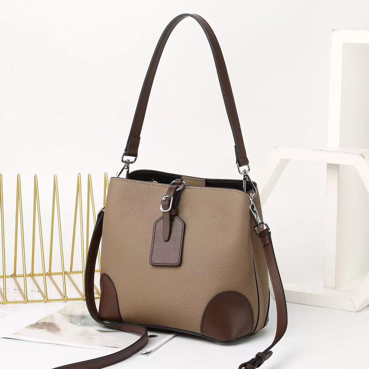 Contrasting color bucket bag new commuter leather women's bag fashion high sense versatile shoulder messenger bag bag bag 9816