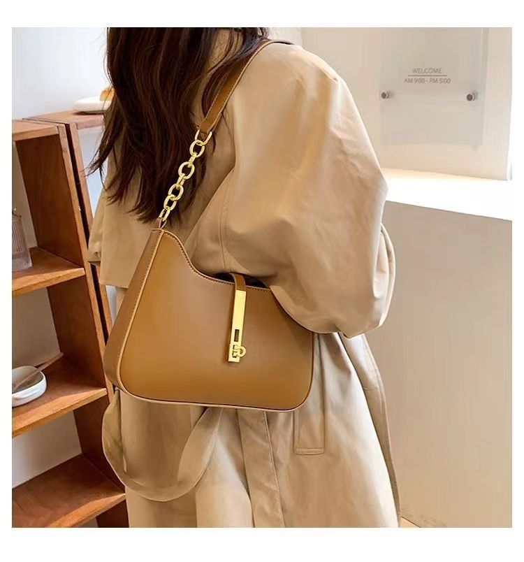 ZllKl High Sense Light Luxury and Simplicity Chain Women's Bag New Commuter Spring Large Capacity Bag Sense Fashion Shoulder Bag