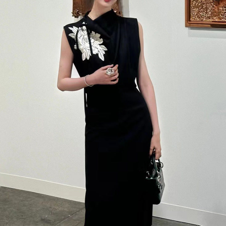 2025 Spot new Chinese style black embroidered swinging neck dress new waist sleeveless printed vest long dress