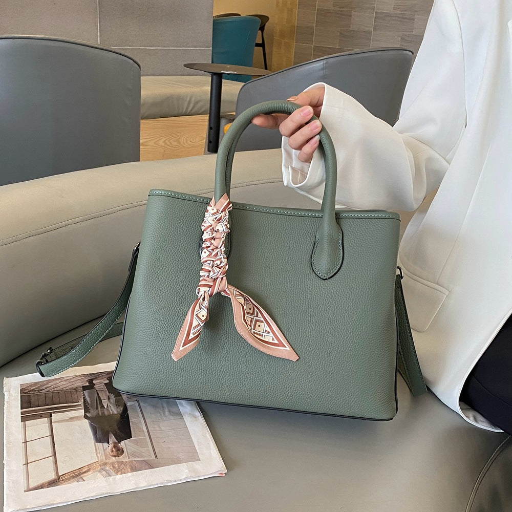 live broadcast of the new first-layer cowhide Princess Diana bag, fashionable versatile portable messenger bag, trendy leather women's bag 5565