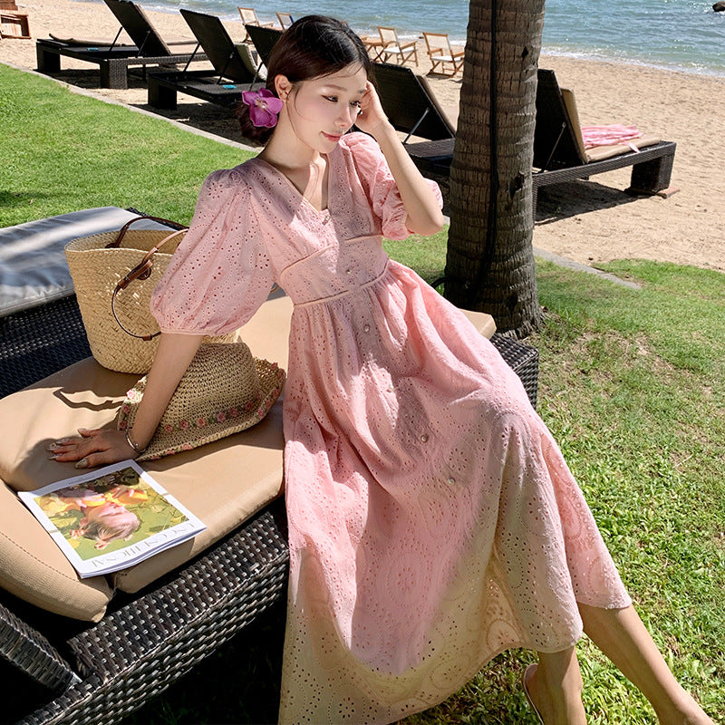 2025 chic and beautiful temperament hollow lace dress women's summer super good-looking V-neck bubble sleeve vacation dress