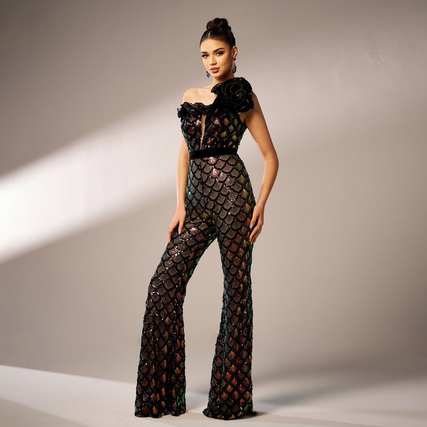 r 2025 new high-end one-shoulder diagonal collar banquet sequined slim-fit evening dress bridesmaid dress jumpsuit women