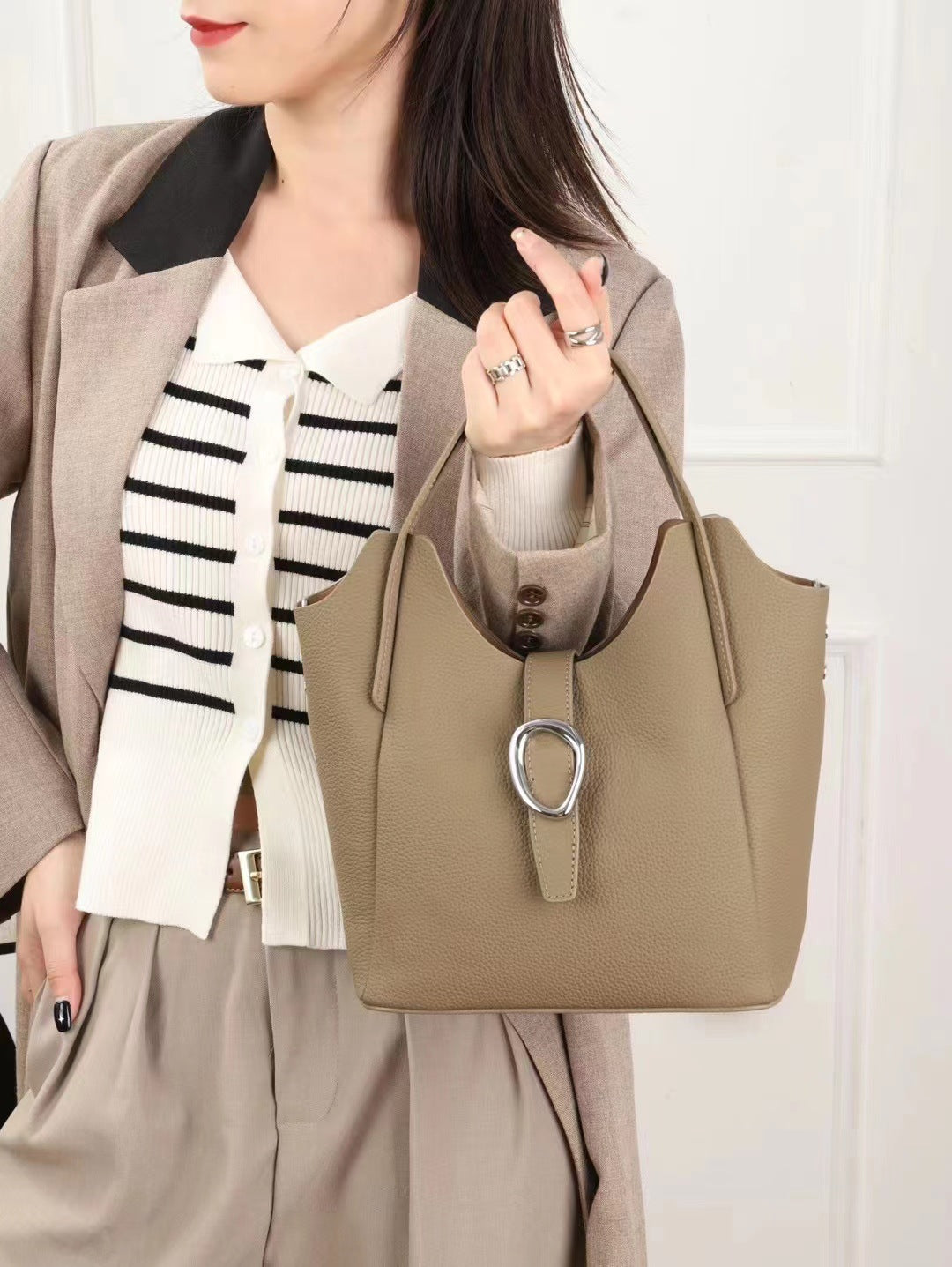 The first layer of cowhide leather women's bag underarm bag TOGO pitot bag shoulder bag casual versatile white-collar new 766