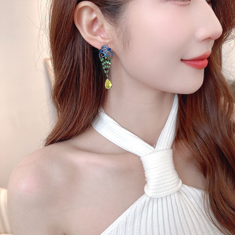 2025 Super fairy smart earrings fashion earrings wholesale temperament light luxury high sense long green water drop fringed earrings women