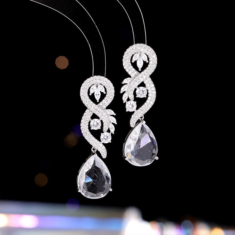 2025 Fashion long luxury water drop earrings inlaid with zircon dinner earrings fringed New temperament earrings wholesale