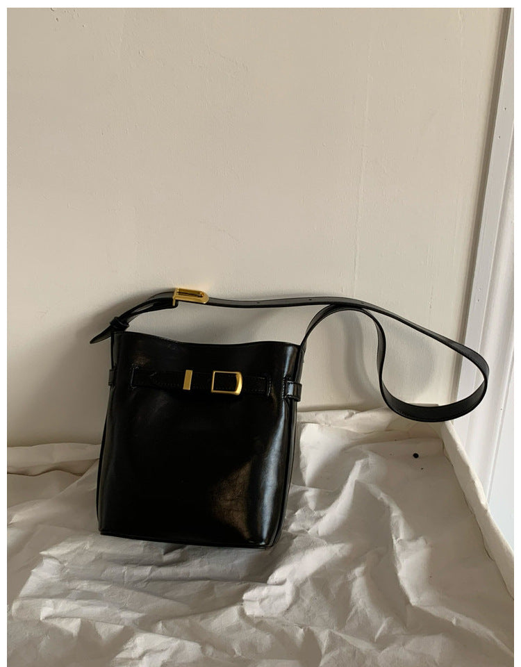ZLLKL 2025 Korean version ins oil wax leather shoulder crossbody small bag women's popular senior sense retro simple bucket bag women's bag