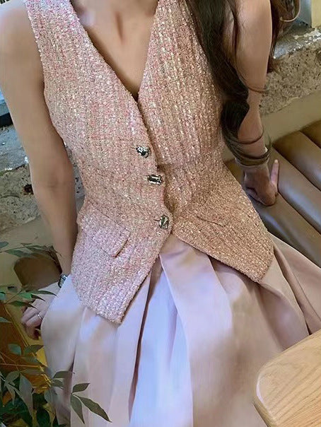2025 Spot popular summer new fresh two-piece set collectible small fragrant top vest + skirt set