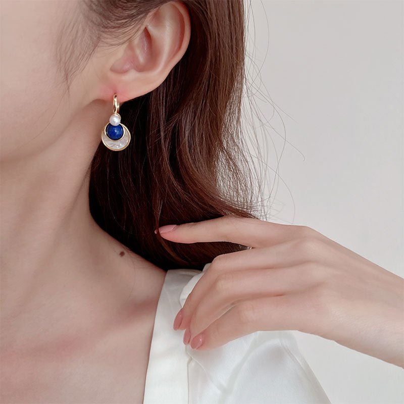 2025 retro earrings, high-end sense niche light luxury pearl earrings, temperament versatile stud earrings, ear buckles, women's spot wholesale