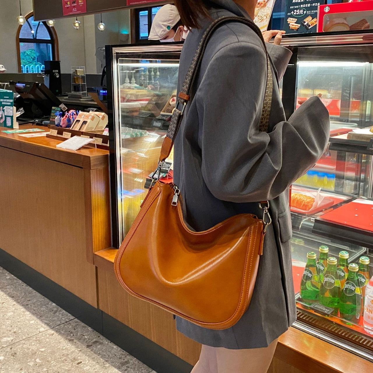 ZllKl First Layer Cowhide New Crossbody Bag Women's All-Match Underarm Genuine Leather Bag Plant Leather Retro Bucket Bag Guangzhou Wholesale