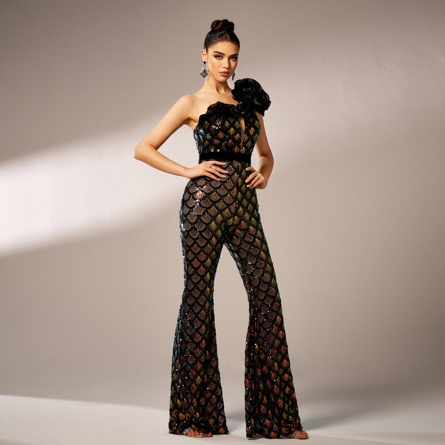 r 2025 new high-end one-shoulder diagonal collar banquet sequined slim-fit evening dress bridesmaid dress jumpsuit women
