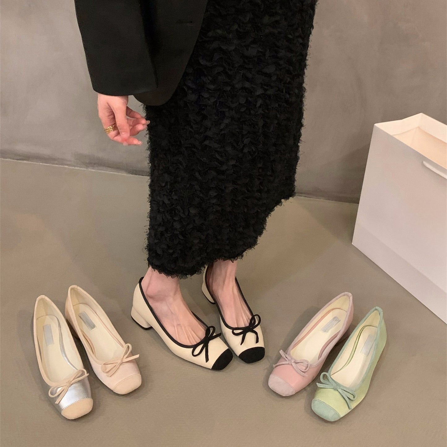 2025 Coarse heel small fragrant silver single shoes women's shoes spring and autumn popular new spring with skirt gentle evening shoes