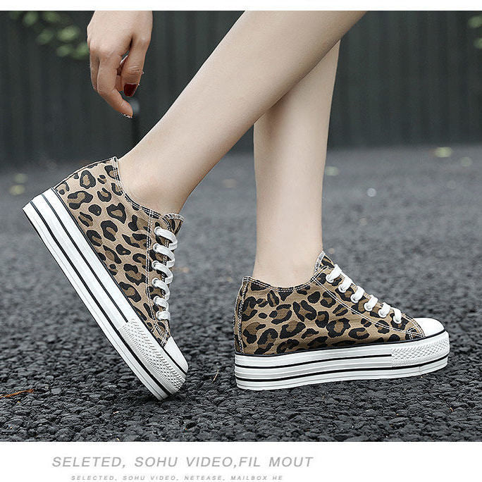 ZllKl Universal Summer Women's Shoes Fashionable Height Increasing Insole Canvas Shoes Female Students Korean Style Versatile White Shoes Women's Platform Sneakers