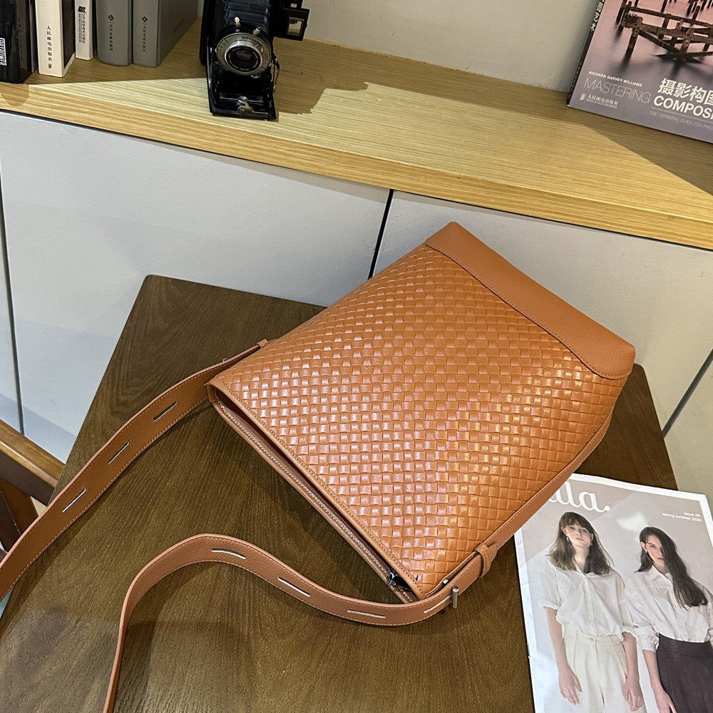 New diamond bag, bucket bag, leather large-capacity women's bag, messenger bag, New first-layer cowhide shoulder bag, bag 9832.
