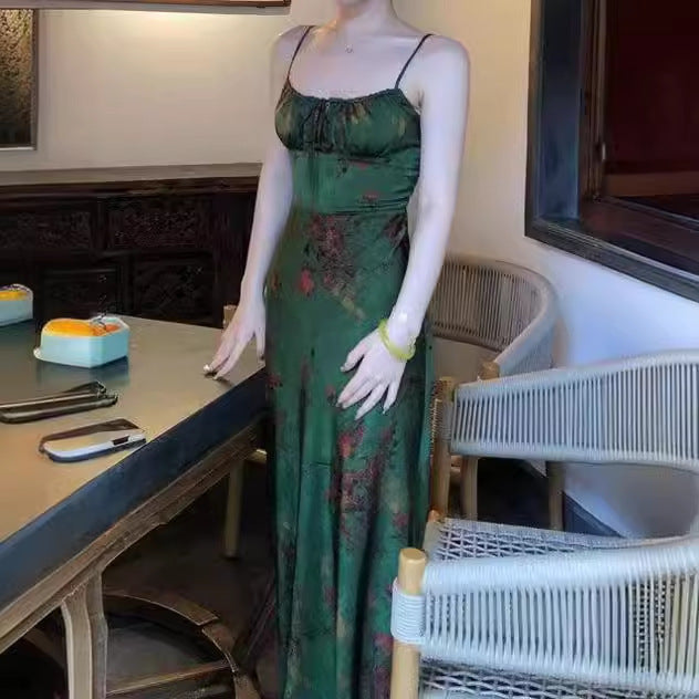 2025 Spot suspender dress, big body oblique cut three times, material consumption accompanies, neck tube top