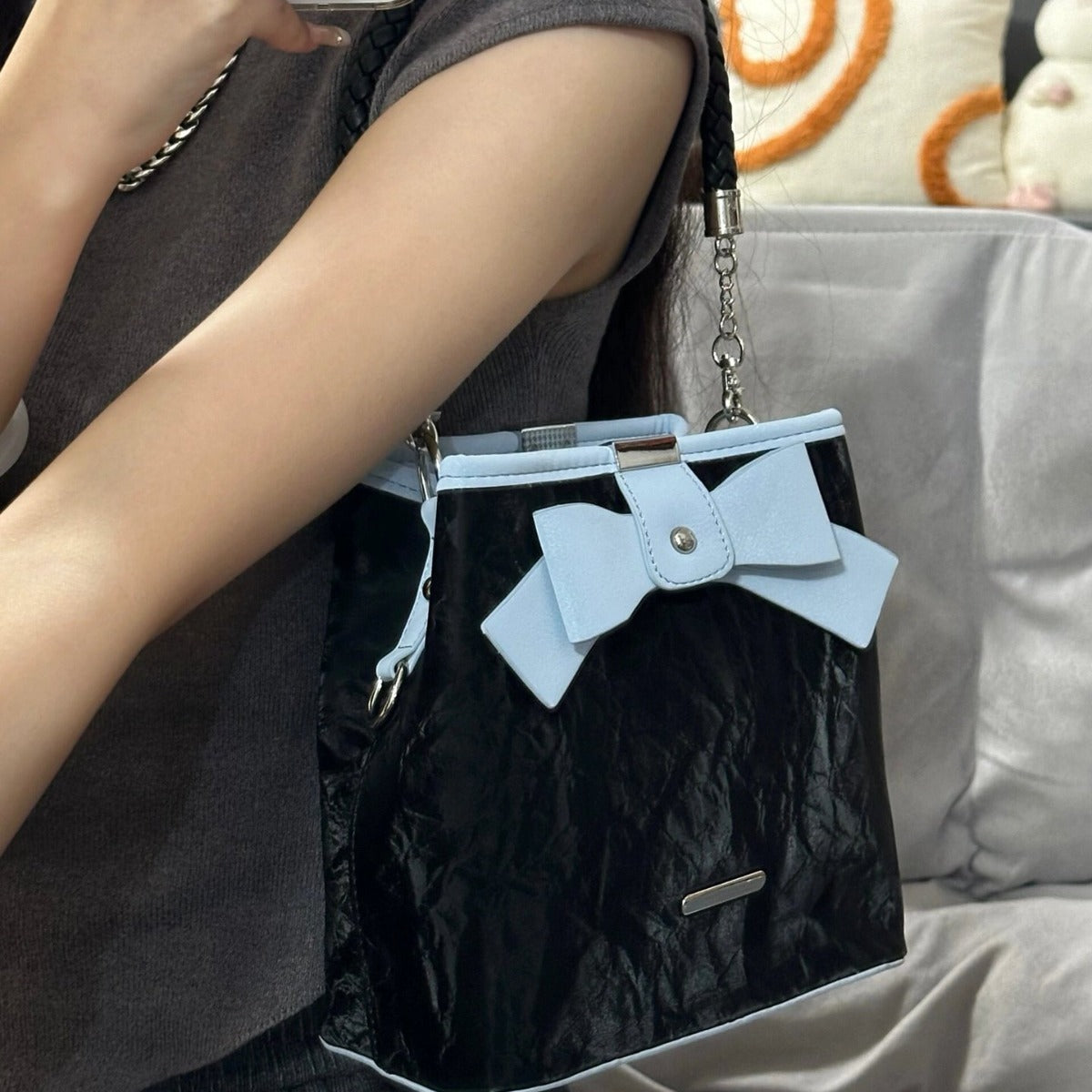 ZLLKL 2025 Bucket bag women's new women's bag commuter versatile sweetheart bow handbag lady style messenger bag