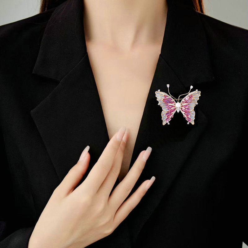 2025 High-end temperament cardigan buckle coat accessories suit pin female Chinese style collar buckle corsage dripping butterfly brooch female