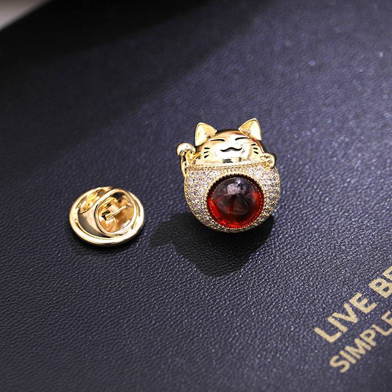 2025 Little bee cat zodiac cow brooch anti-light buckle temperament suit brooch pin fixed clothes accessories
