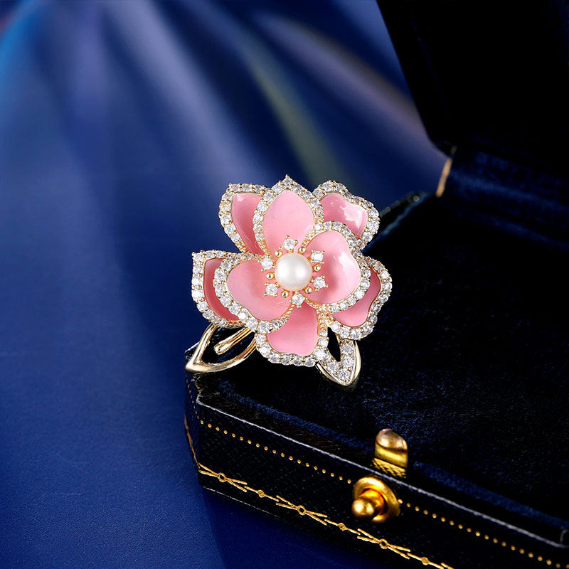 2025 New pink three-dimensional camellia brooch high-end niche design flower brooch blazer pin accessories