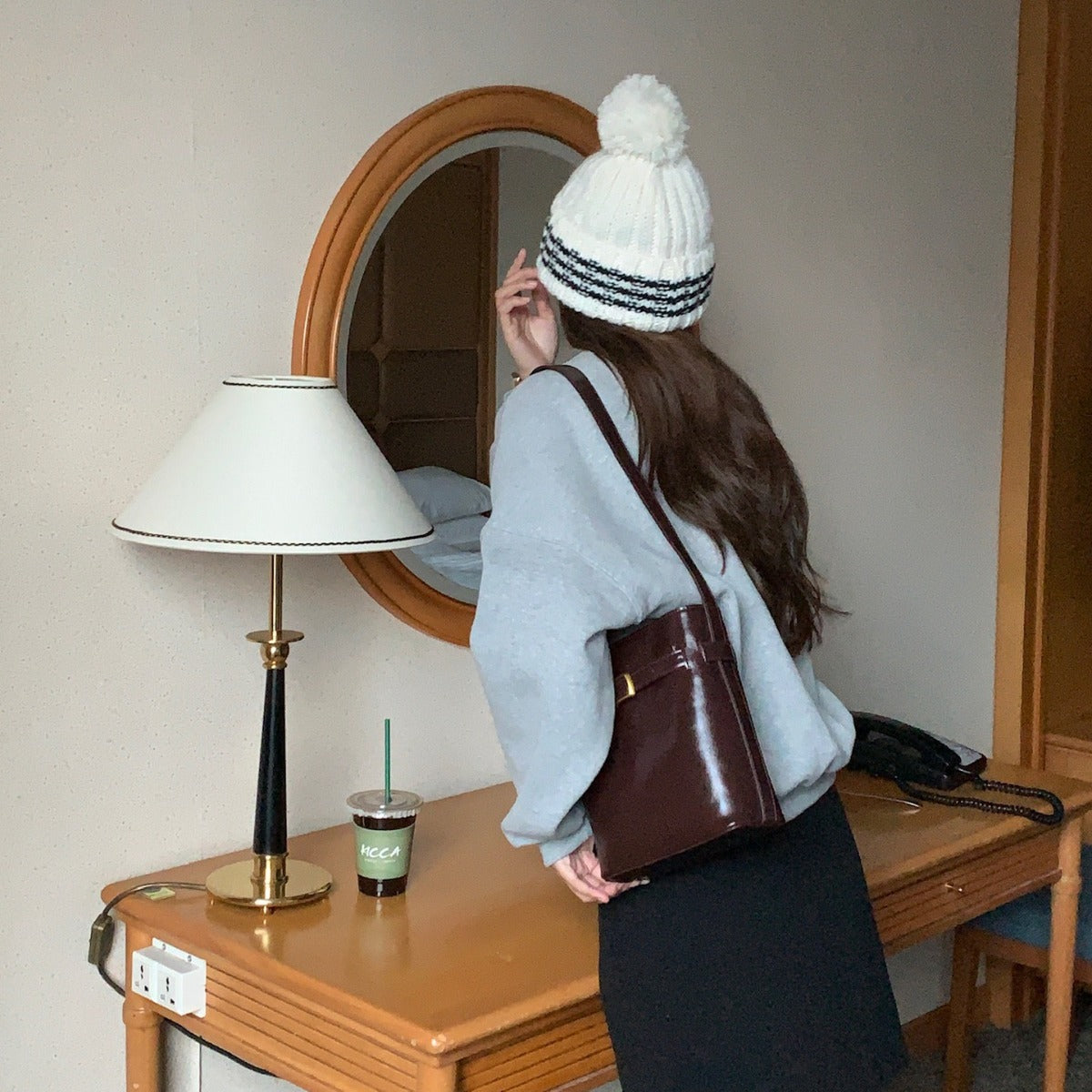 ZLLKL 2025 Korean version ins oil wax leather shoulder crossbody small bag women's popular senior sense retro simple bucket bag women's bag