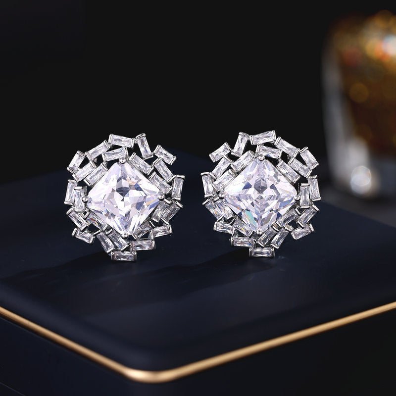 2025 S925 Silver Needle New Earrings Zircon Premium Crystal Earrings Tide Niche Light Luxury Super Flash Sugar Zircon Stud Earrings