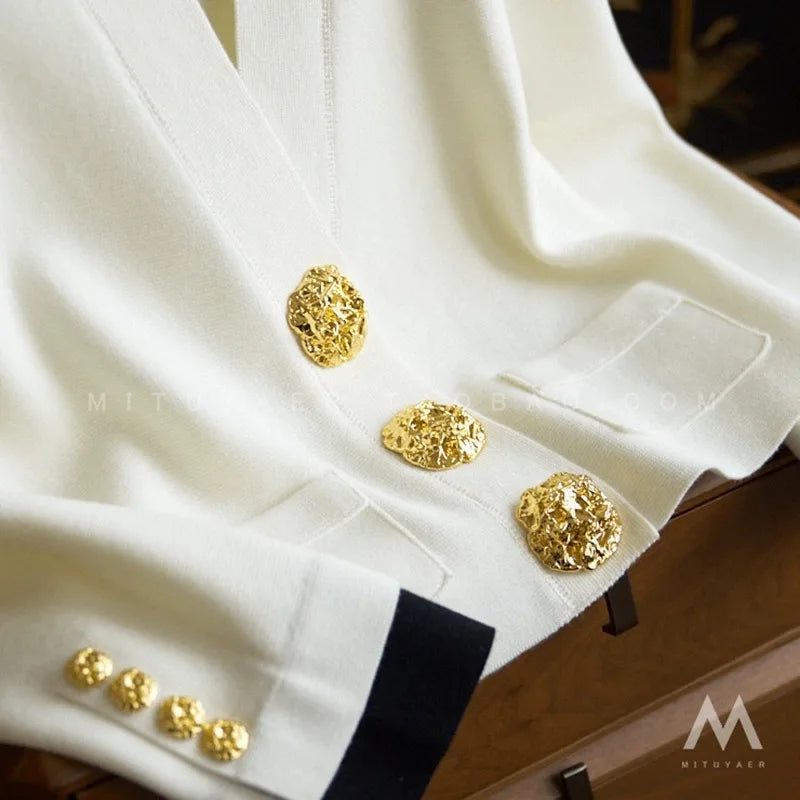 Light Luxury Senior Sense Knitted Cardigan Blouse 2023 Spring New Black and White Contrast Color Gold Buckle V-neck Coat